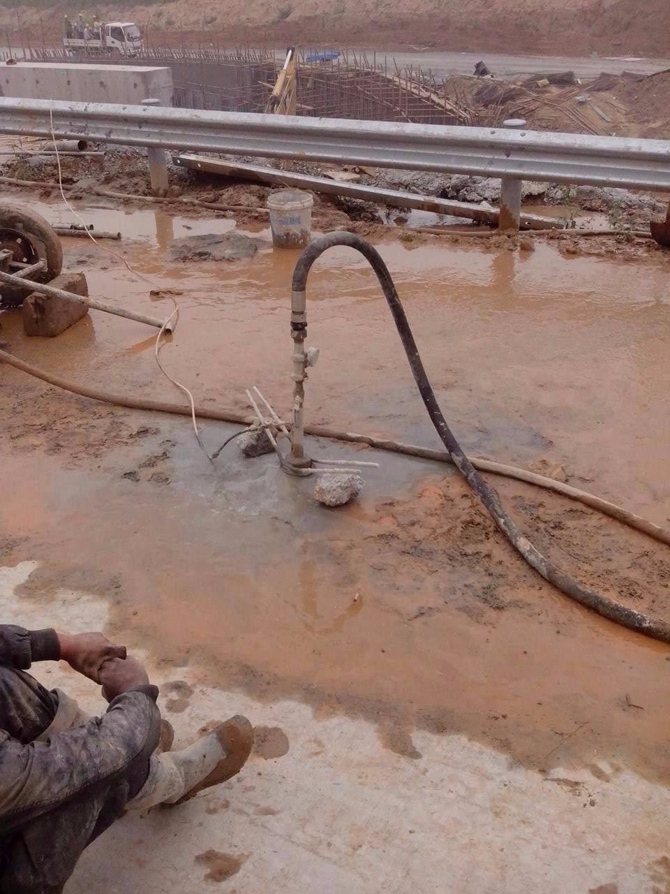 江汉石油管理局路基压密注浆